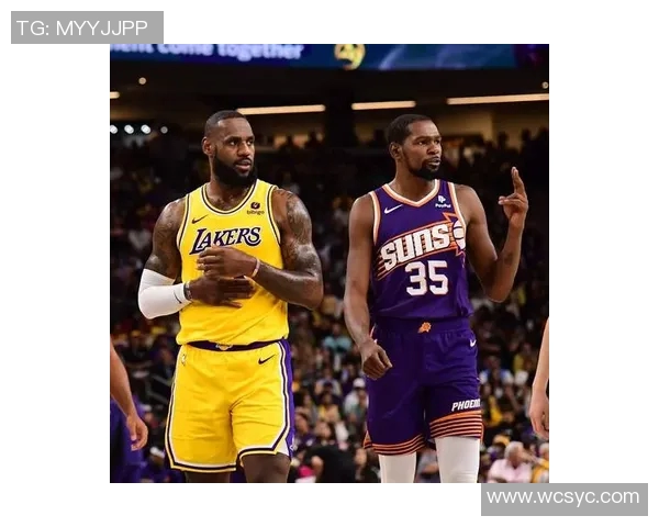 詹姆斯在骑士对阵雄鹿比赛中的精彩个人表现集锦回顾